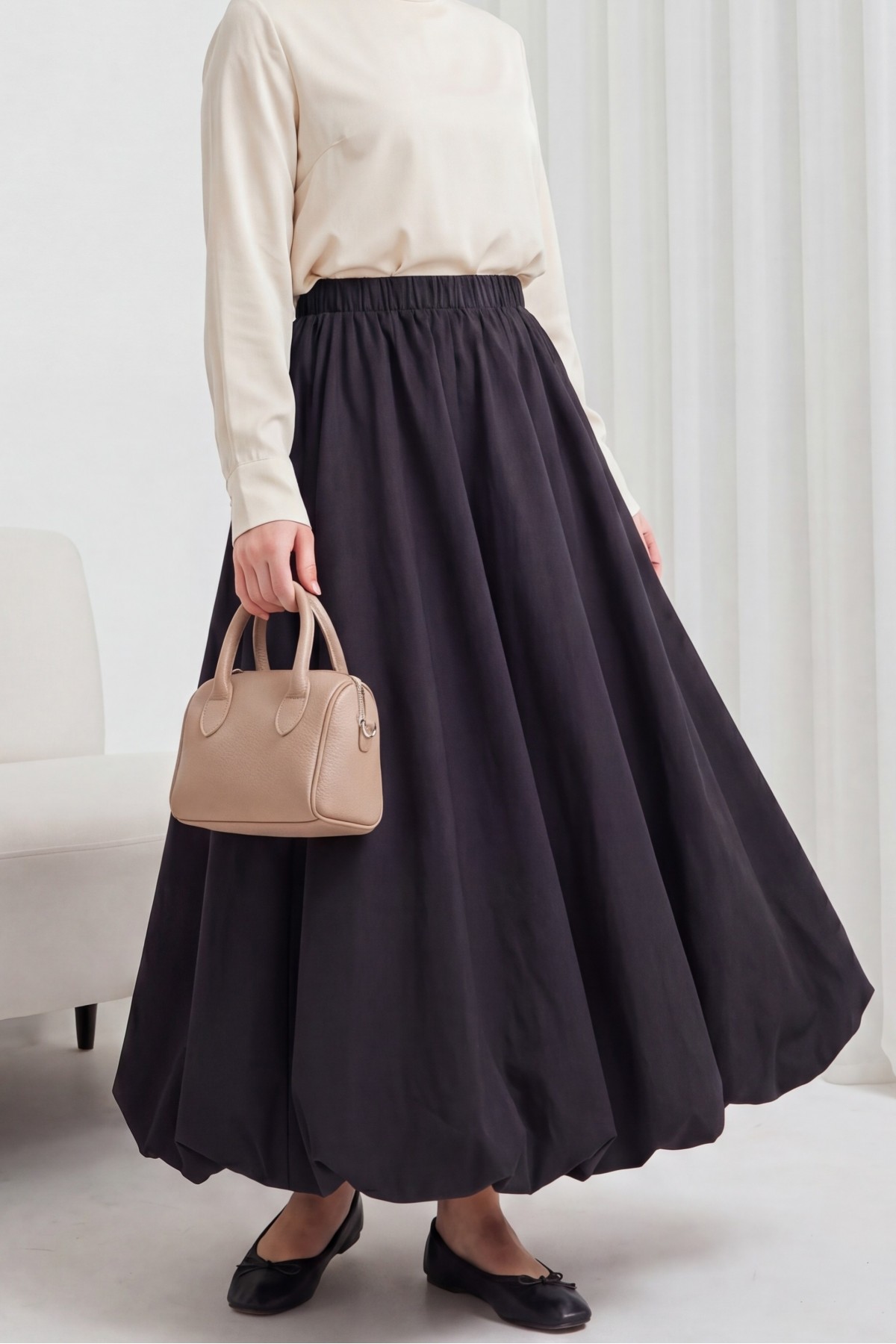 Lined Poplin Balloon Skirt with Elastic Waistband -Black