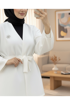 Broş Detaylı Beli Kuşaklı Scuba Ceket -Beyaz