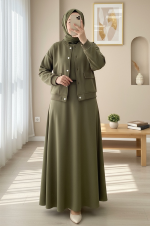 بدلة غوص ذات جيب مزدوج وأزرار معدنية وتنورة    -خاكي