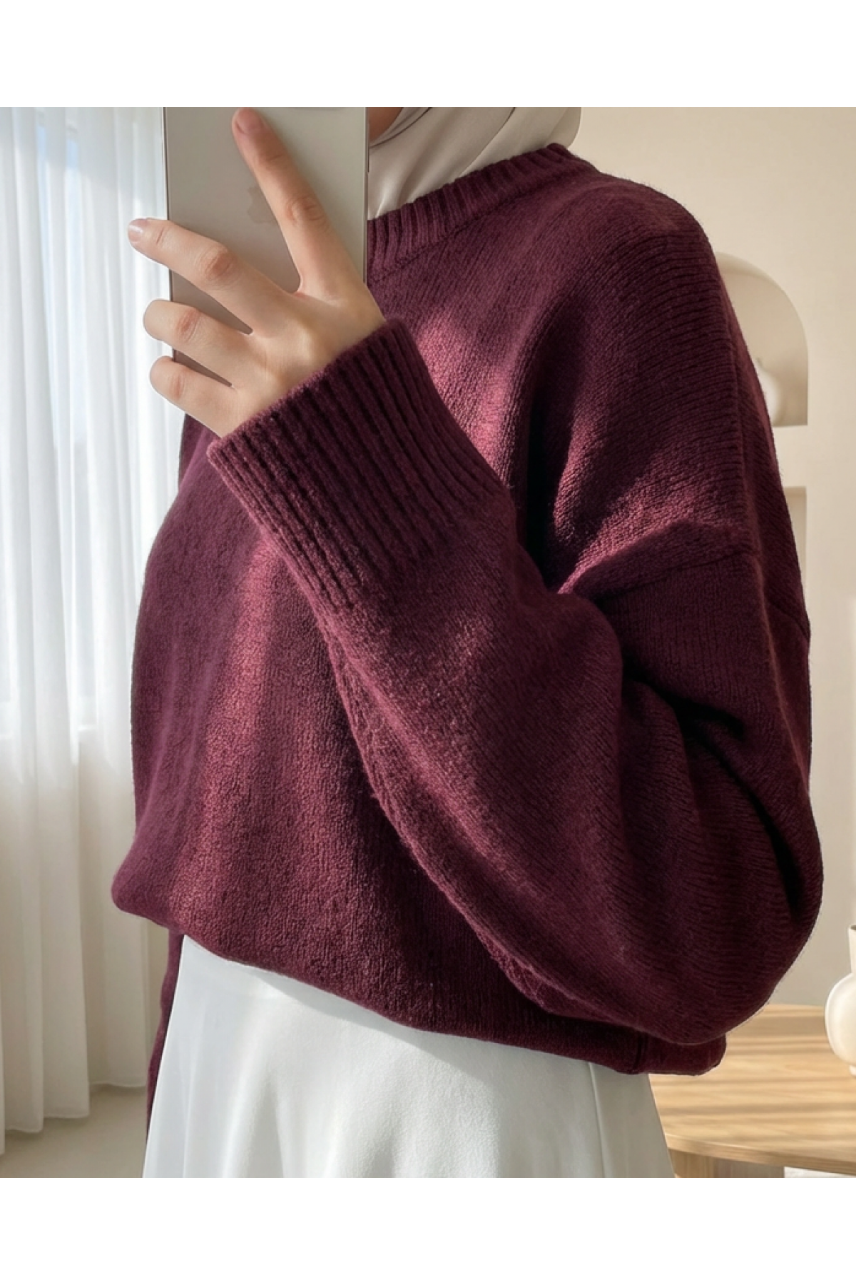 Loose-fitting turtleneck knitted sweater -Maroon