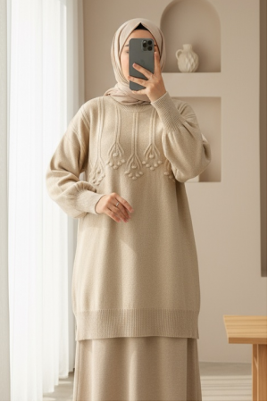 Şerit Ve Ponpon Detaylı Yuvarlak Yaka Yumoş Triko Tunik -Açık Vizon