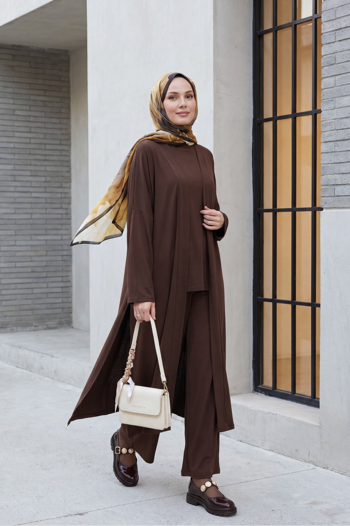 Sendy Oversize Three-Piece Set with Pockets and Lycra Fabric -Brown