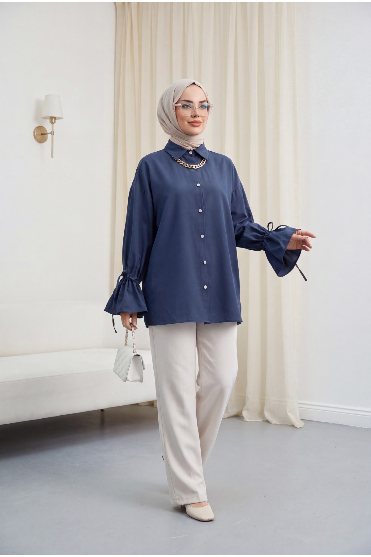 Shirt with gathered sleeves and pleated back -Navy blue