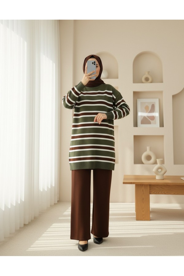 Round Neck Colorful Striped Casual Knitwear Suit -Khaki