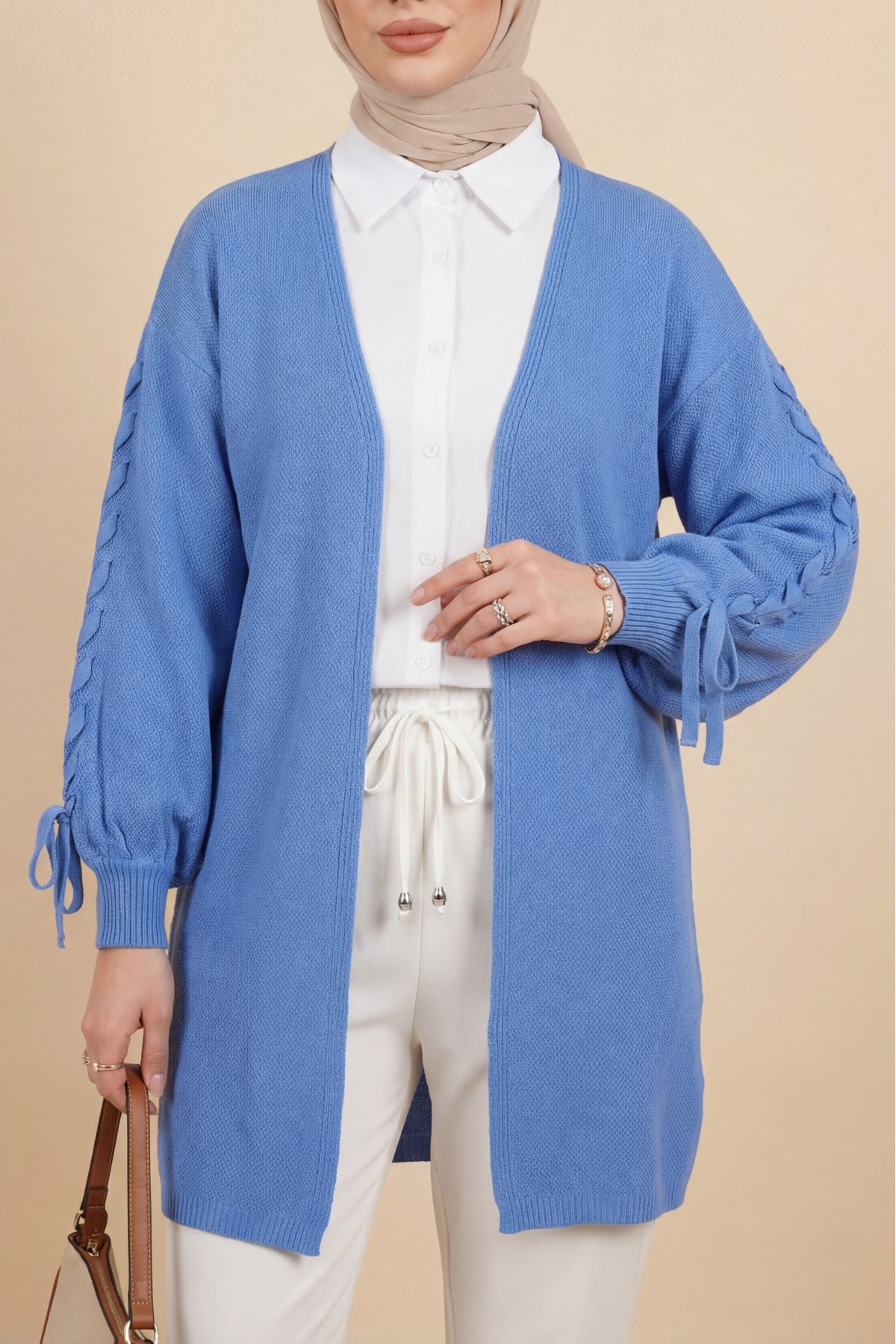 Loose-fitting knitted cardigan with braided sleeves -Blue