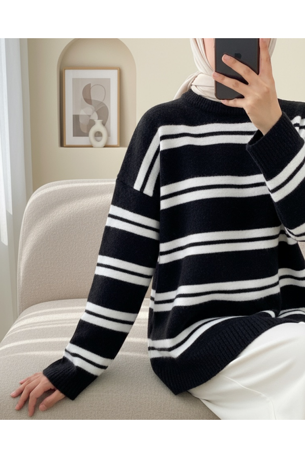 Round Neck Striped Soft Knit Sweater -Black