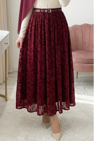 تنورة من الأورجانزا مبطنة، مزودة بحزام، منقوشة -بوردو