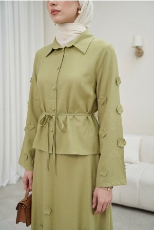 Kolları Ve Eteği Çiçekli Beli Bağcıklı Gömlek Etek İkili Modal Takım  -Yağ Yeşili