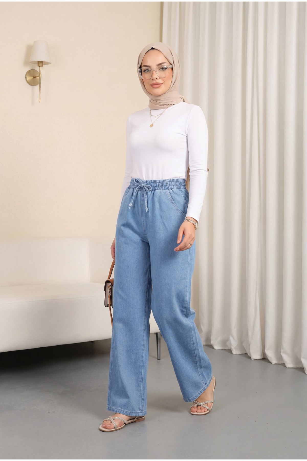 Elastic Waist Wide Leg Jeans with Pockets      -Light blue