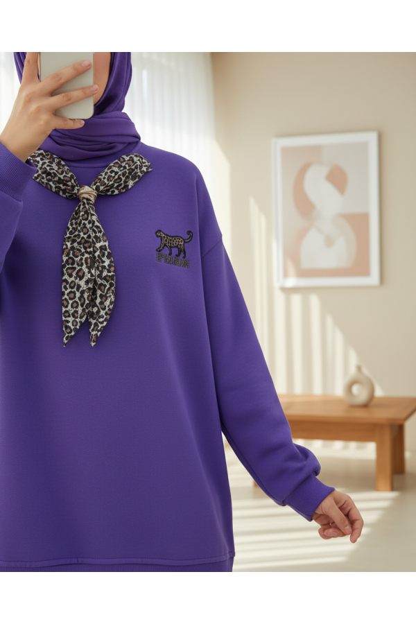 Scarf Leopard Emblem 3 Yarn Sweater  - Purple
