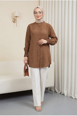 قميص بيضاوي الشكل ملفوف بأكمام الكفة    -بني كاشف