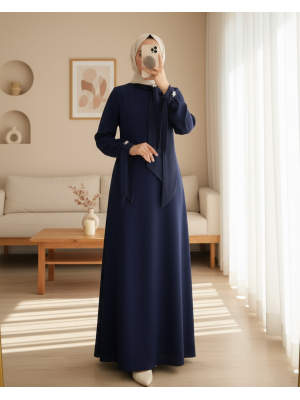 Yakası Fularlı Broş Detaylı Kolu Bağcıklı Krep Elbise -Laci