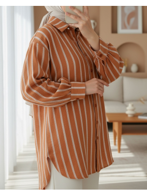 Boydan Düğmeli Arkası Uzun Çizgili Gömlek -Taba