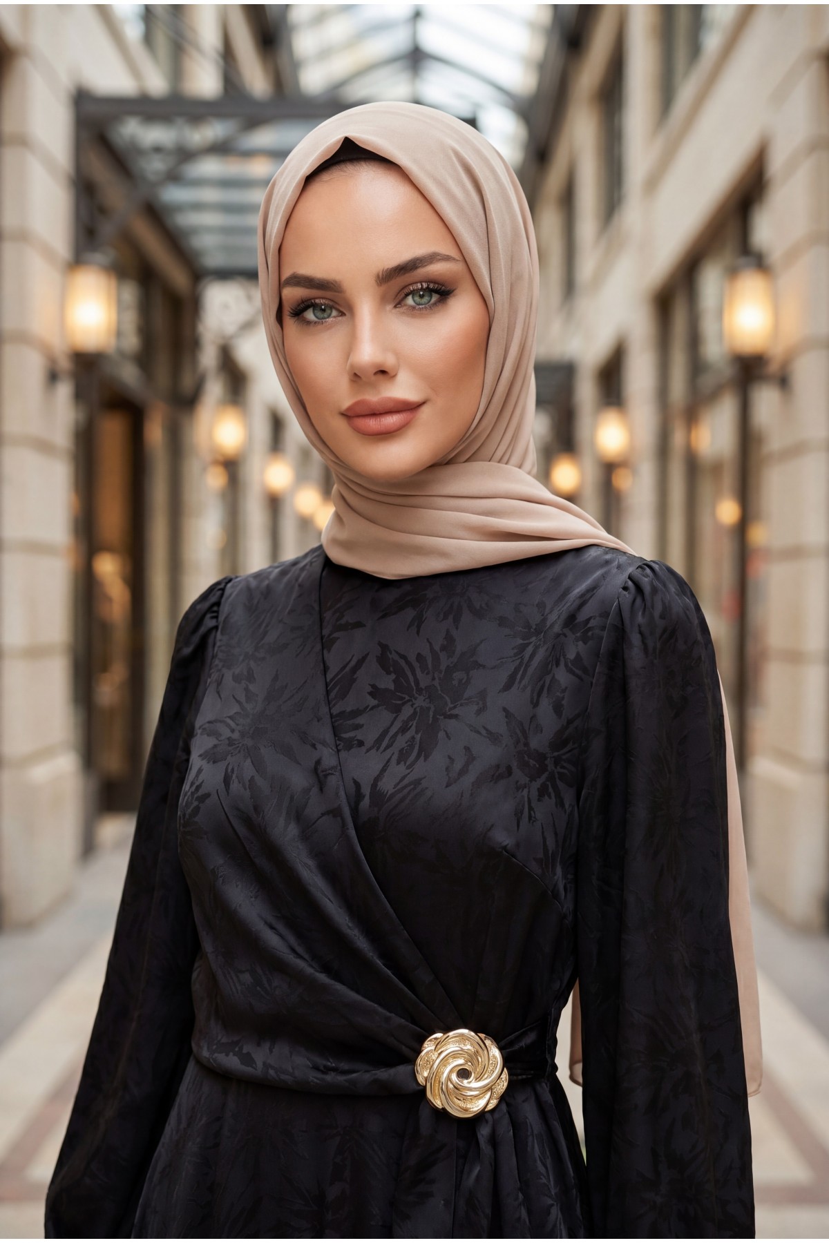 فستان سهرة طويل برباط جانبي وإبزيم للإغلاق وتصميم منقوش -أسود