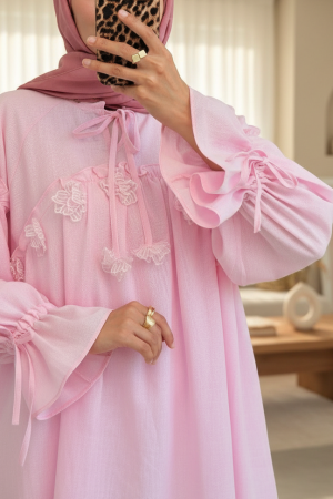 Yakası Ve Kolları Bağlamalı Önü Çiçek Detaylı Ham Keten Gömlek -Pembe