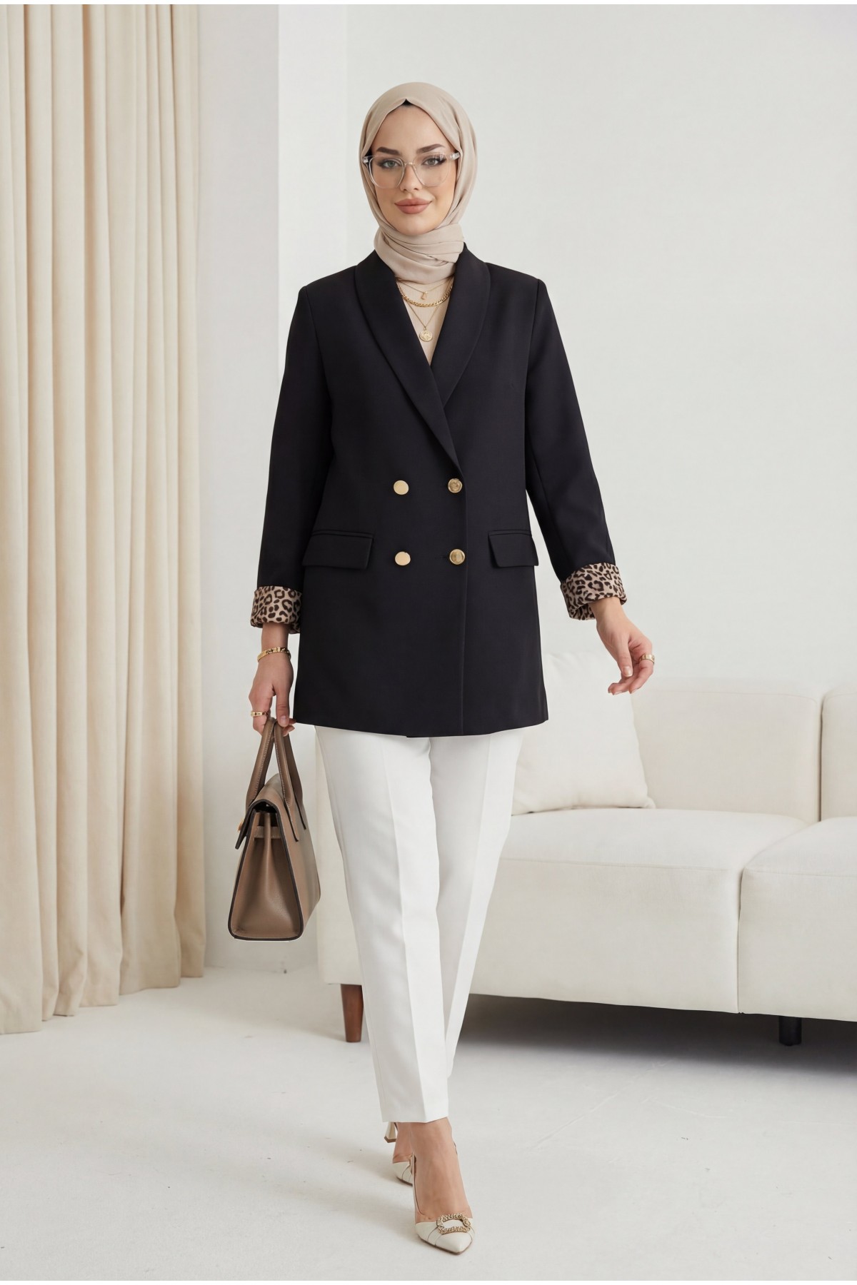 Double Buttoned Blazer Jacket with Pocket Detail -Black