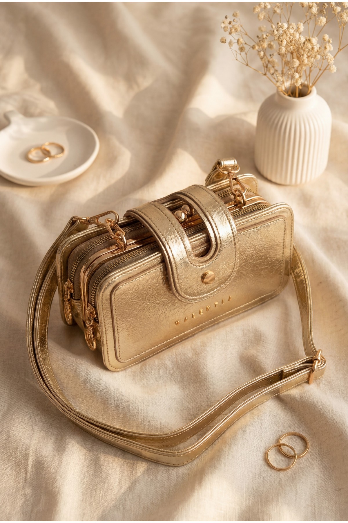 Gold Detailed Multifunctional Hand and Shoulder Bag  -Gold