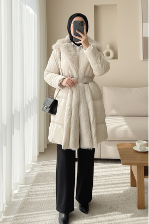 Kürk Detaylı Kemerli Cepli Astarlı Şişme Mont -Krem