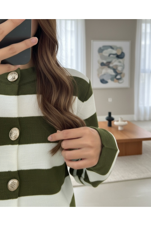 سترة صوفية محبوكة بأزرار وياقة عالية  -خاكي