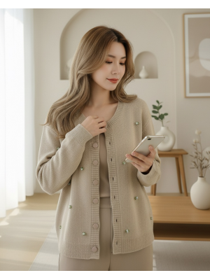 Düğmeli Çiçek Detaylı Yumoş Hırka -Taş