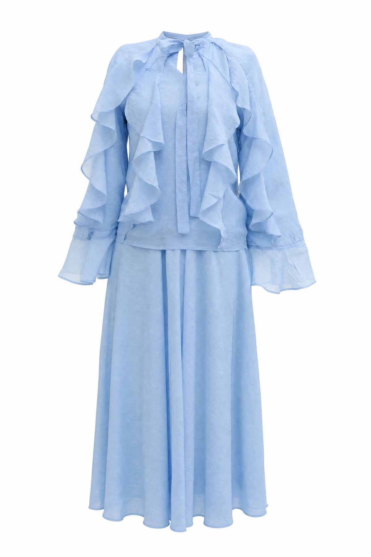 طقم من التول والمودال، بياقة برباط، وجزء أمامي مكشكش. -ريشي