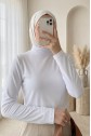 بلوزة داخلية بأكمام طويلة وياقة عالية -White