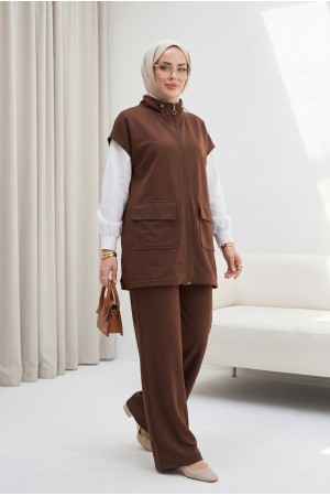 Yakası Lastik Detaylı Çift Cepli 2 İplik Penye Yelekli Takım -Kahverengi