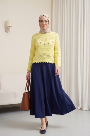 Çiçek Nakışlı Ajurlu Desenli Triko Kazak -Sarı