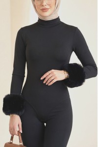 Kolu Kürklü Yarım Boğazlı Çıtçıtlı Zıbın Bluz -Siyah