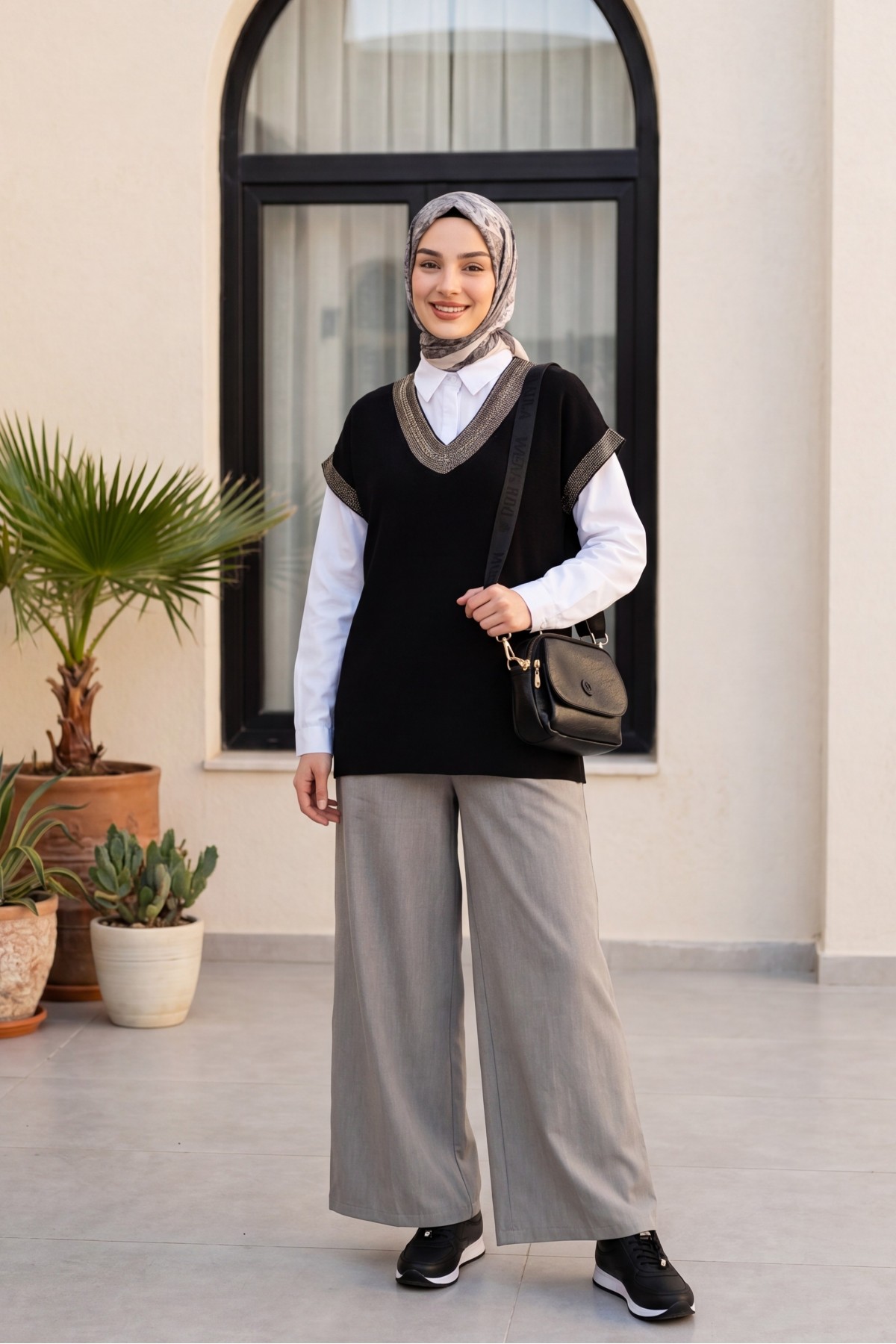 V-Neck Short Sleeve Knitted Tunic with Glittery Sleeves and Collar -Black