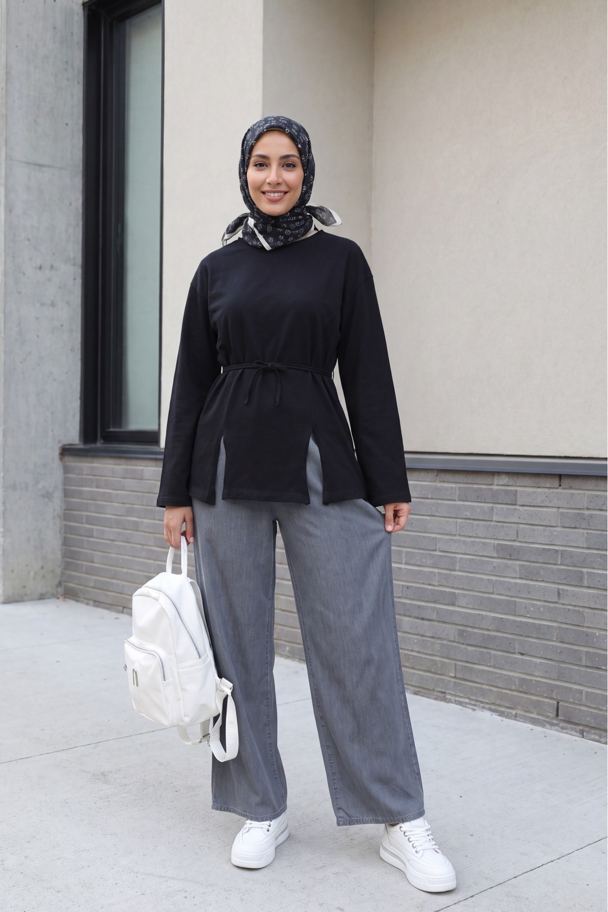 Elastic Waist Wide Leg Jeans with Pockets          -Dark Grey