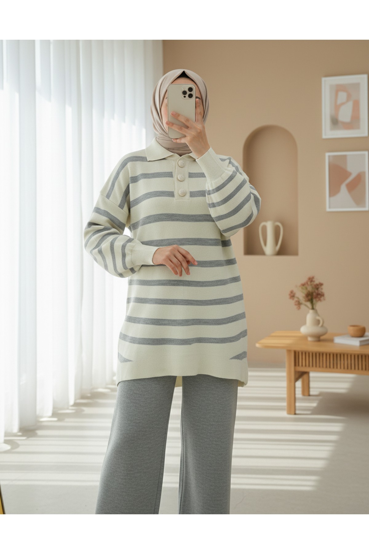 Polo Collar Buttoned Striped Knitwear Suit -Grey