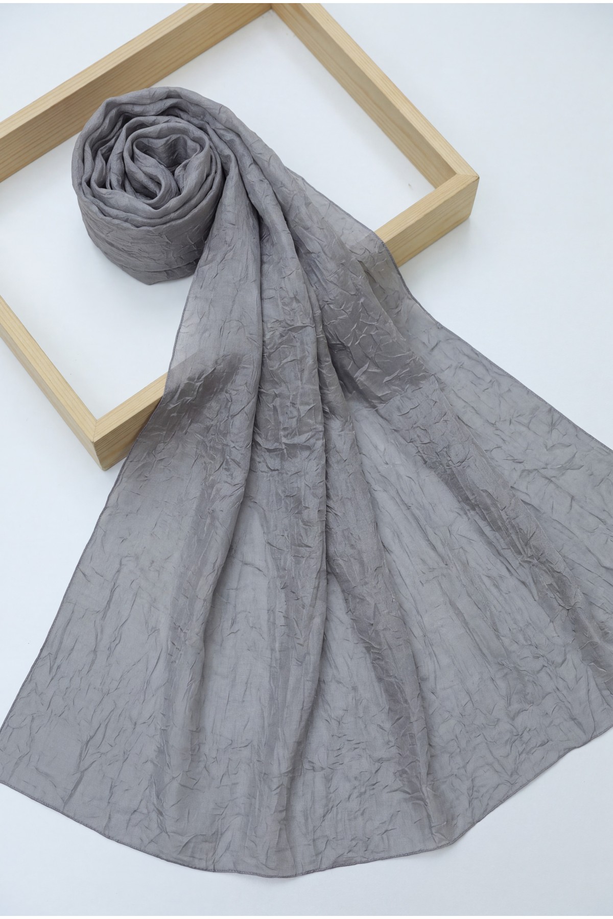 Jacquard Crinkle Crash Shawl -Smoked 