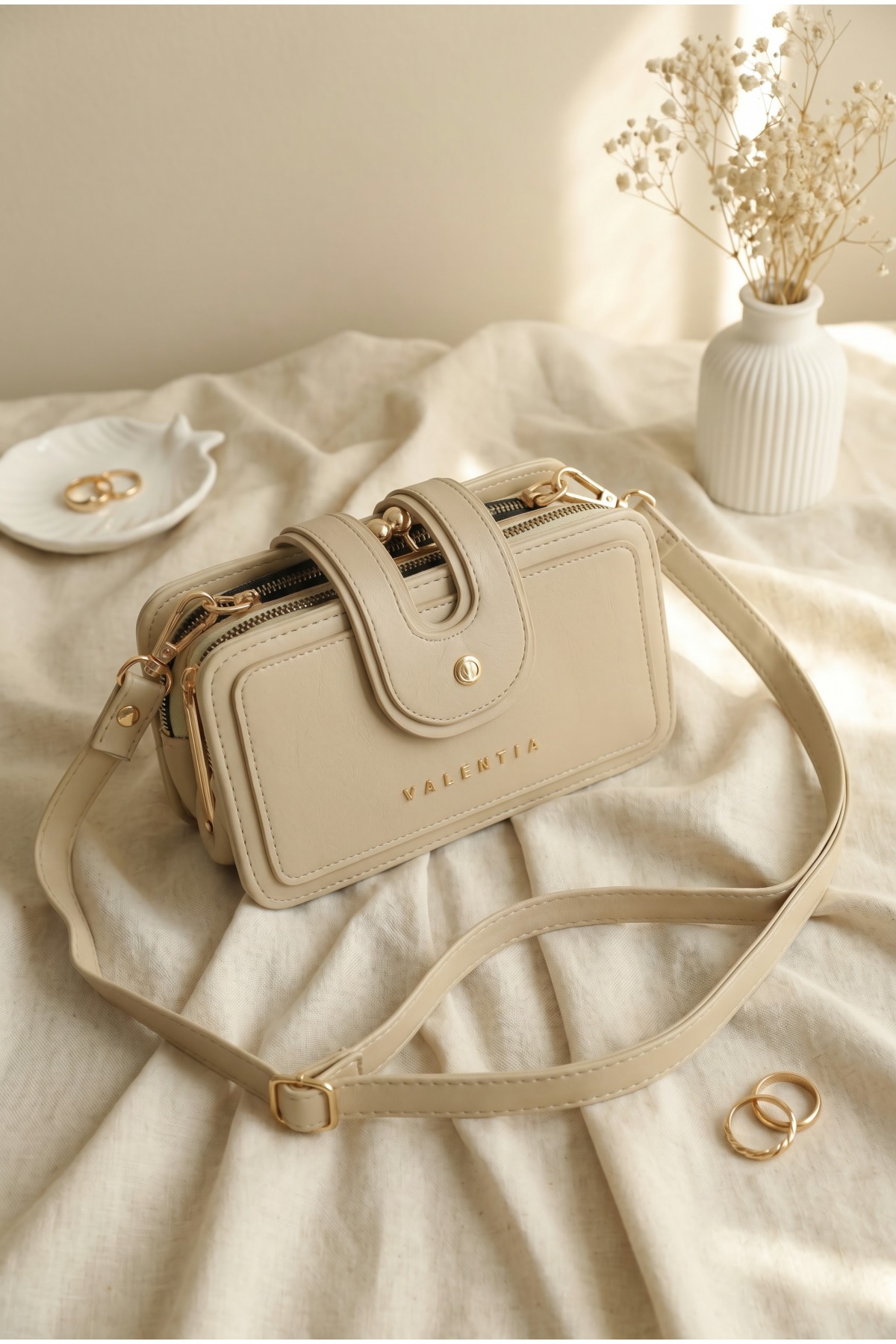 Gold Detailed Multifunctional Hand and Shoulder Bag -Mink color