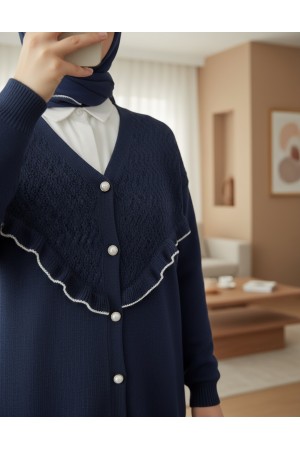 سترة صوفية محبوكة بأزرار أمامية مكشكشة ومزينة باللؤلؤ -اللون النيلي