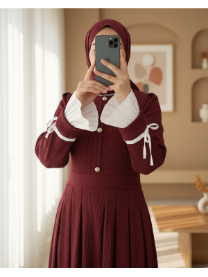 Omzu Vatkalı Kolu Bağcıklı Düğme Detaylı Cepli Pliseli Elbise -Bordo
