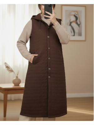 Önü Düğmeli Zincir Detaylı Kapşonlu Kapitone Yelek -Kahve