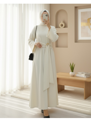 Dik Yaka Tokalı Bağcıklı Uzun Selanik Elbise -Krem