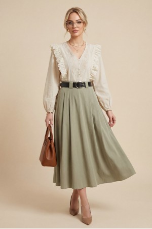 V Yaka Dantel Detaylı Nakışlı Balon Kol Keten Gömlek -Bej