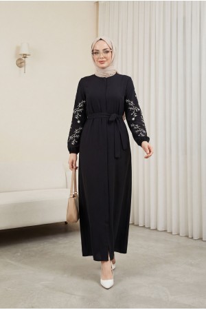 Kolları Çiçek Nakışlı Kuşaklı Ferace Siyah HM2727