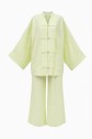 Loose-fitting Ayrobin suit with wide-sleeved trousers and button-down embellishments. -Yellow