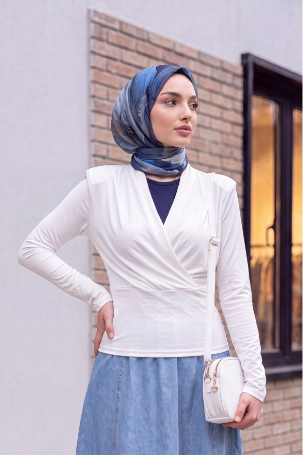 Vatkalı Kruvaze Model Sandy Bluz -Beyaz