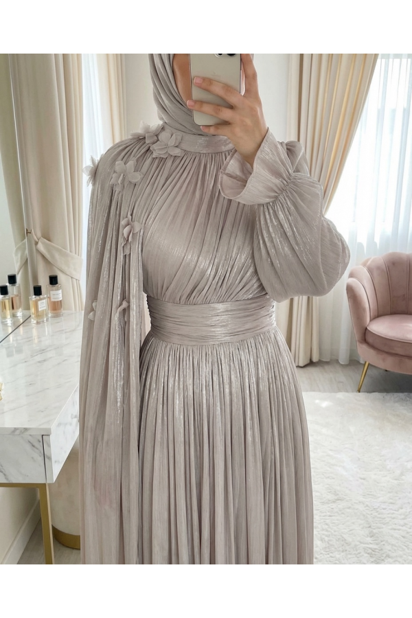 Glamorous Evening Dress with Elasticated Sleeves, Rose-Decorated Cape, and Draped Waist. - Beige