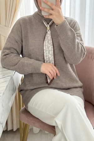 Yuvarlak Yaka Fularlı Salaş Triko Tunik  -Toprak