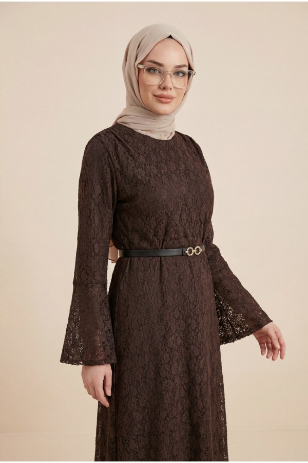 Yuvarlak Yaka Kemerli Astarlı Dantel Elbise -K. Kahve