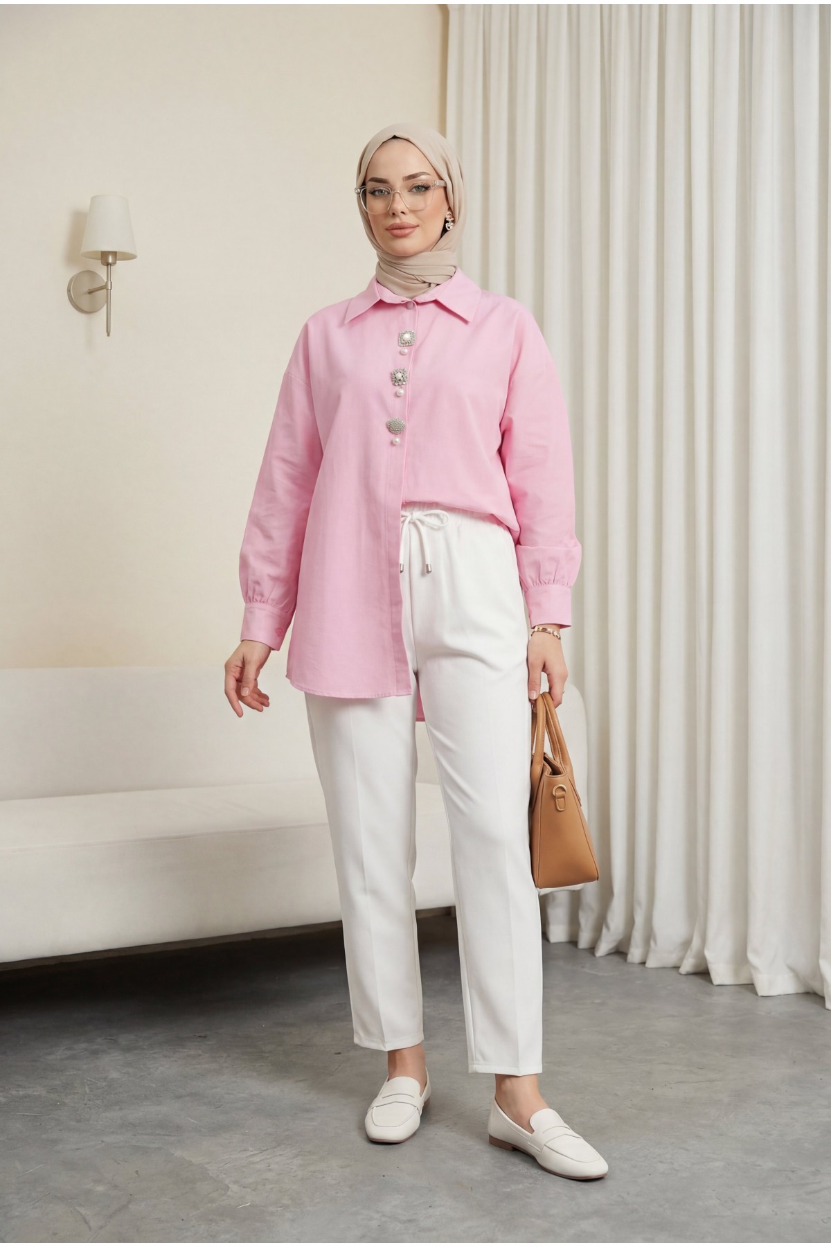 Brooch Detail Hidden Button Poplin Shirt -Pink