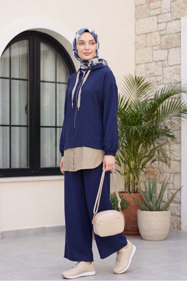 Strawberry Set with Half-Zip Hooded Sweatshirt, Elasticated Cuffs, and Wide-Leg Pants -Navy blue