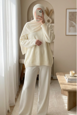 Round  Neck Loose Knit Sweater  -White