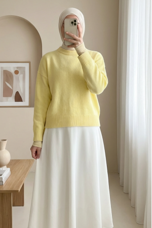 Loose-fitting turtleneck knitted sweater -Yellow