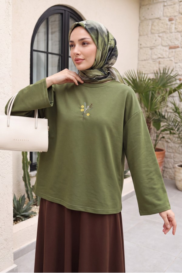 Round Neck Loose Fit Jersey Blouse with Floral Embroidery on the Front -Green
